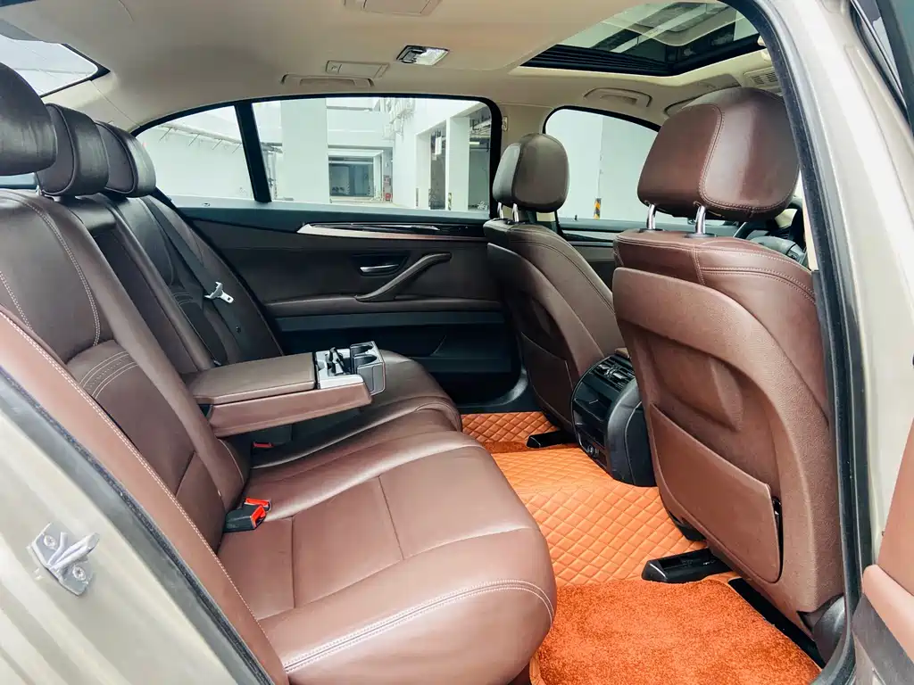 BMW 5 Series 2015 — фото 12