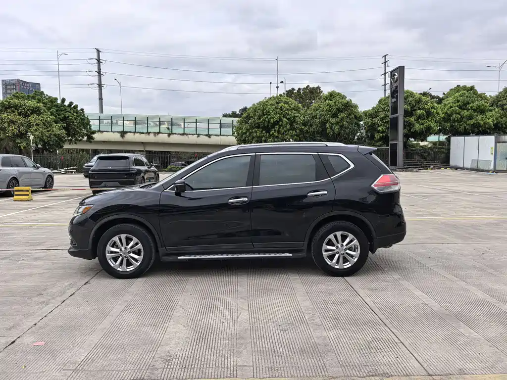 Nissan X-Trail 2015