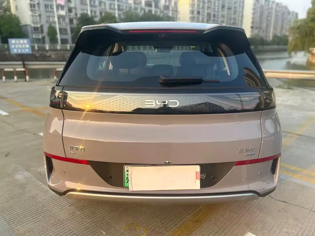 BYD Sealion 05 EV 2025 — фото 9