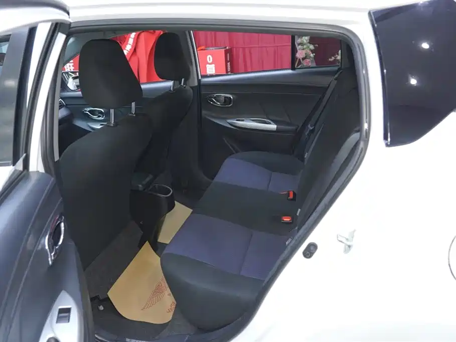 Toyota Yaris L 2017 — фото 15