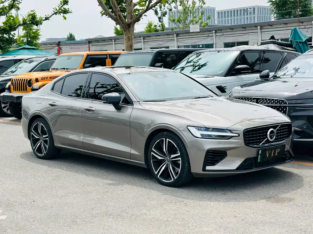 Volvo XC60 PHEV 2021 — фото 3