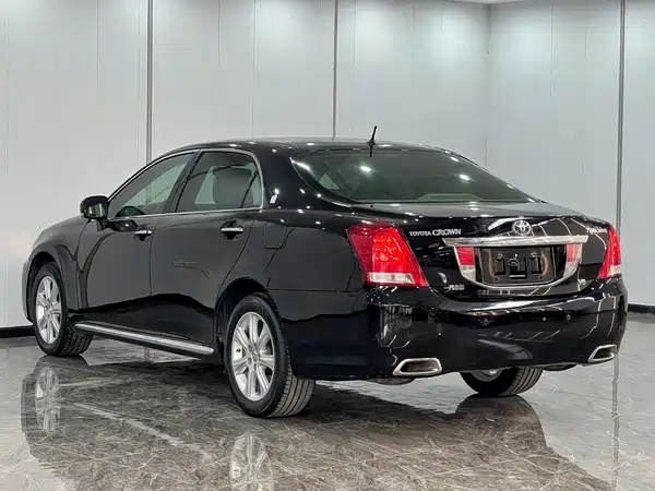 Toyota Crown 2010