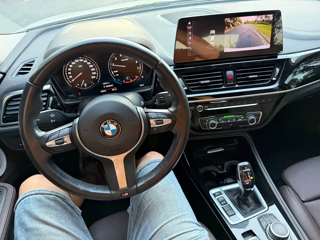 BMW 1 Series 2022 — фото 10