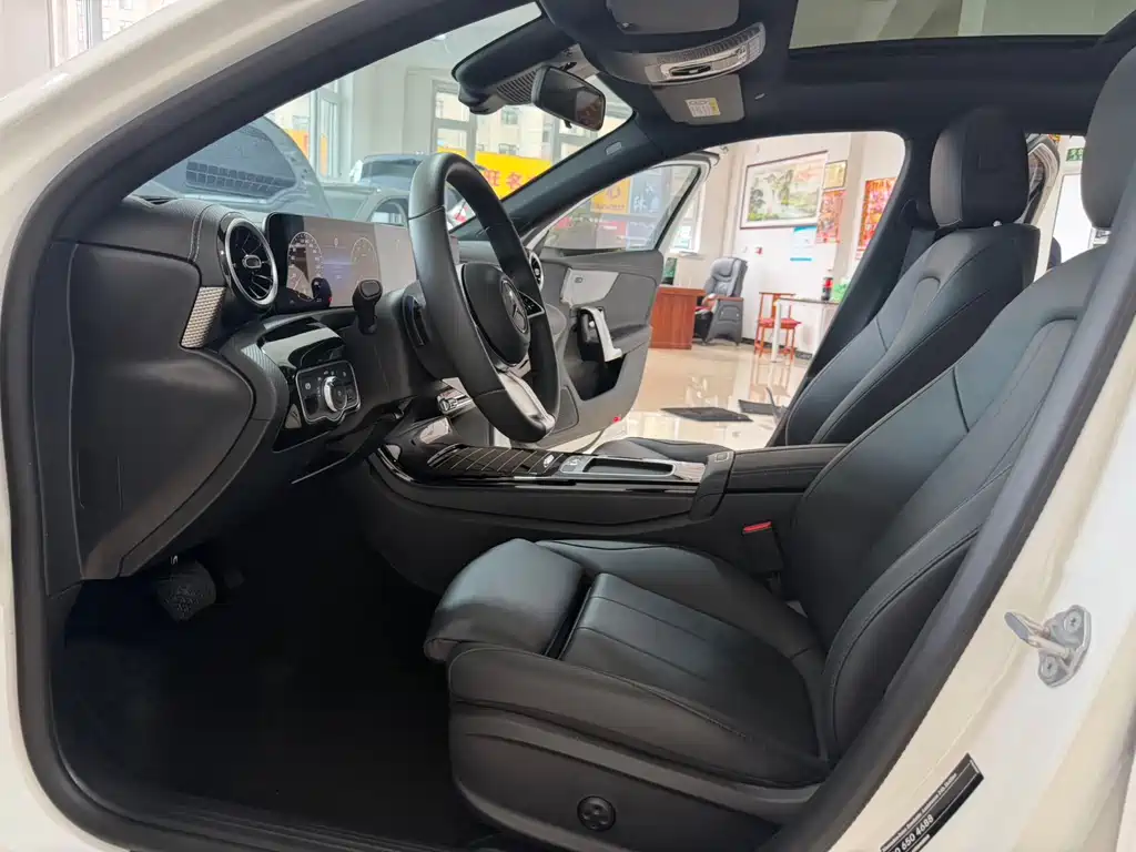 Mercedes-Benz A-Class 2023 — фото 8
