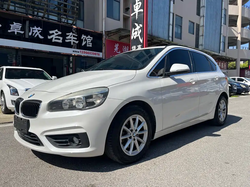 BMW 2 Series Active Tourer 2016 — фото 1