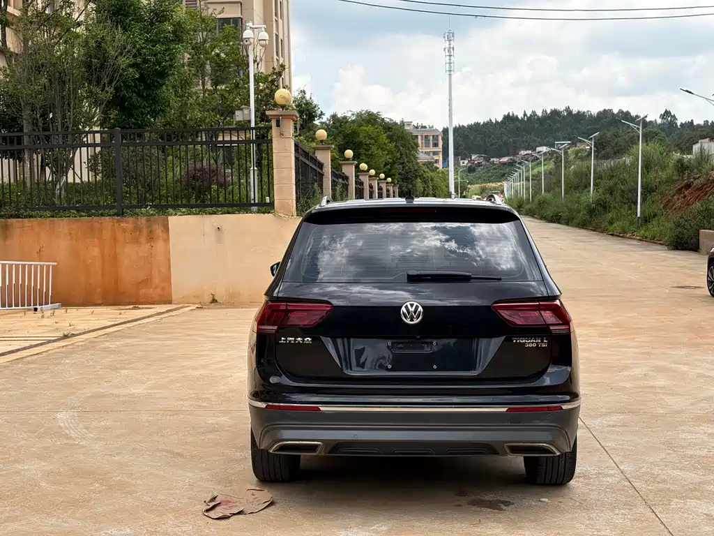 Volkswagen Tiguan L 2018 — фото 10