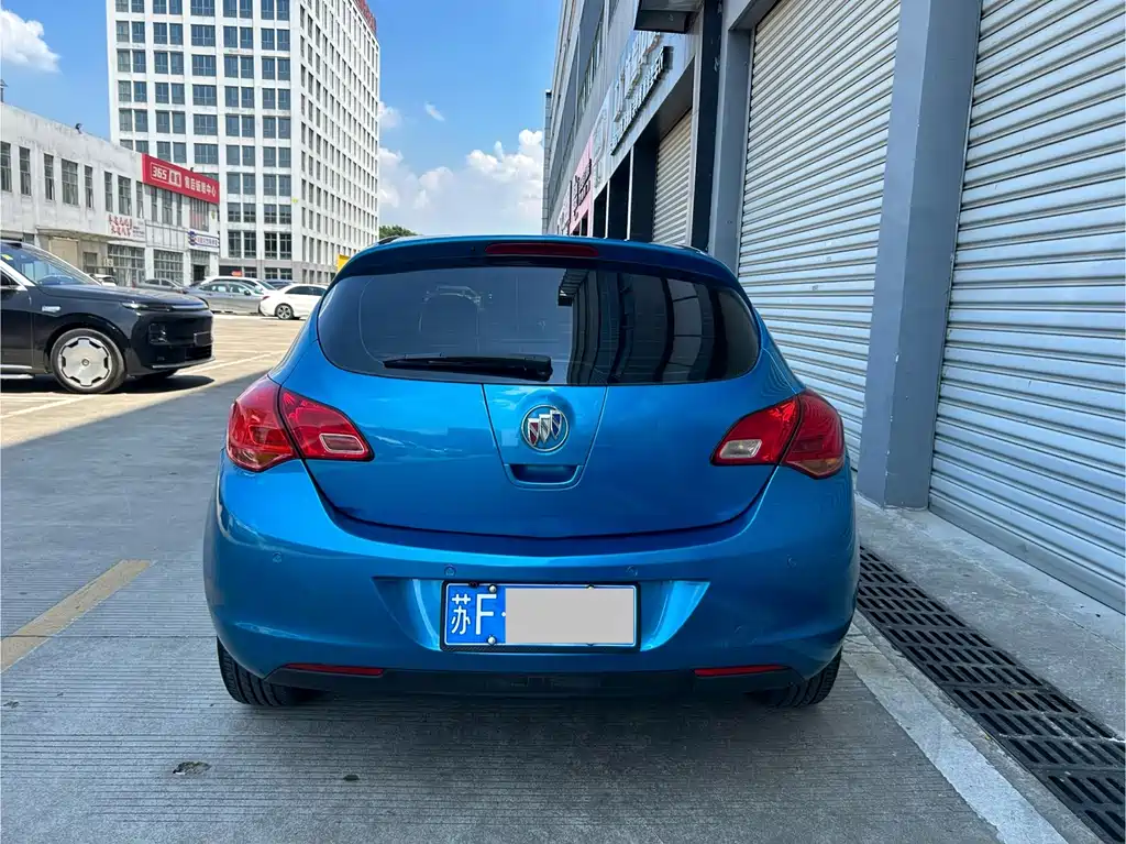 Buick Excelle 2012