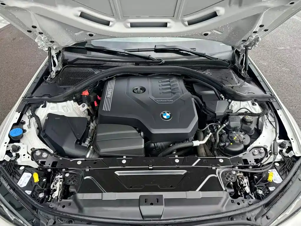 BMW 3 Series 2025 — фото 13