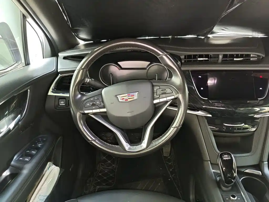 Cadillac XT6 2021 — фото 11