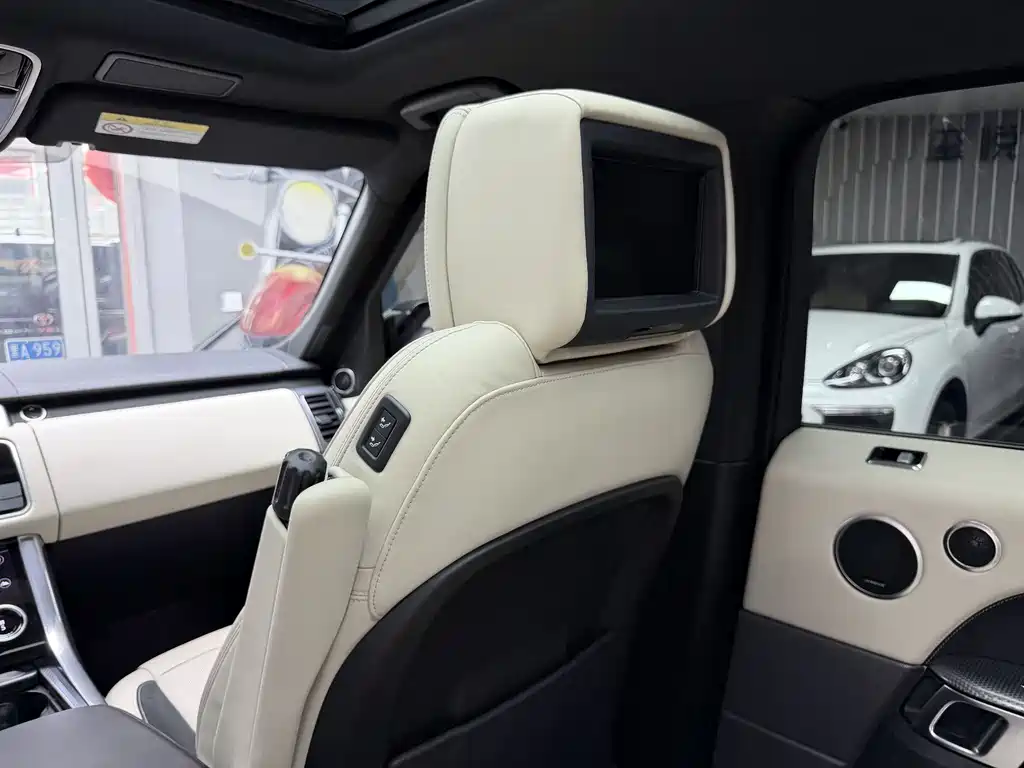 Land Rover Range Rover Sport 2019 — фото 28
