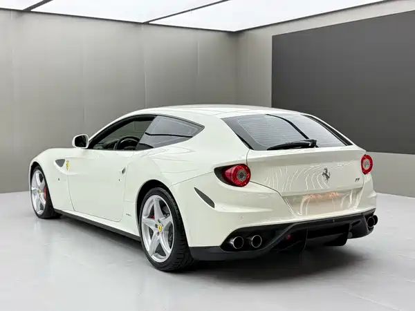 Ferrari FF 2014