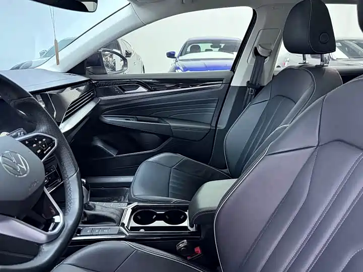 Volkswagen Passat 2024
