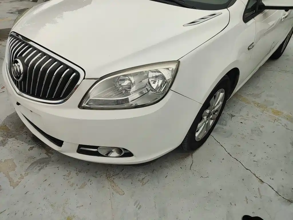 Buick Excelle 2015 — фото 18