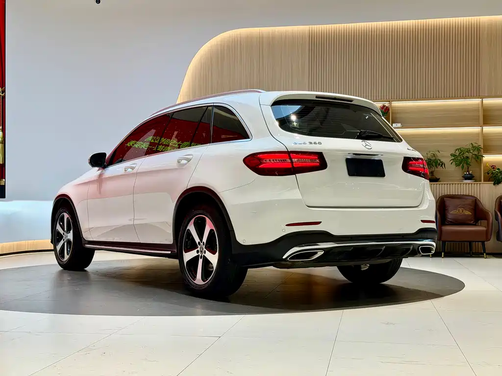 Mercedes-Benz GLC 2018 — фото 17