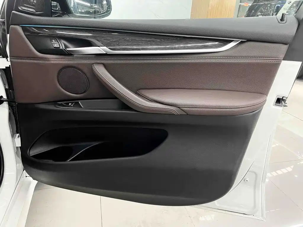BMW X5 2018 — фото 12