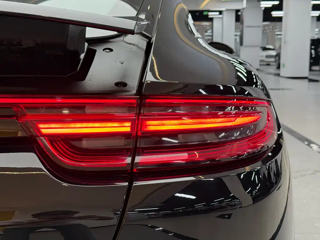 Porsche Panamera 2018 — фото 10