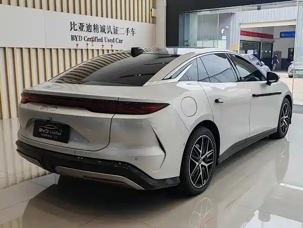BYD Han L 2025