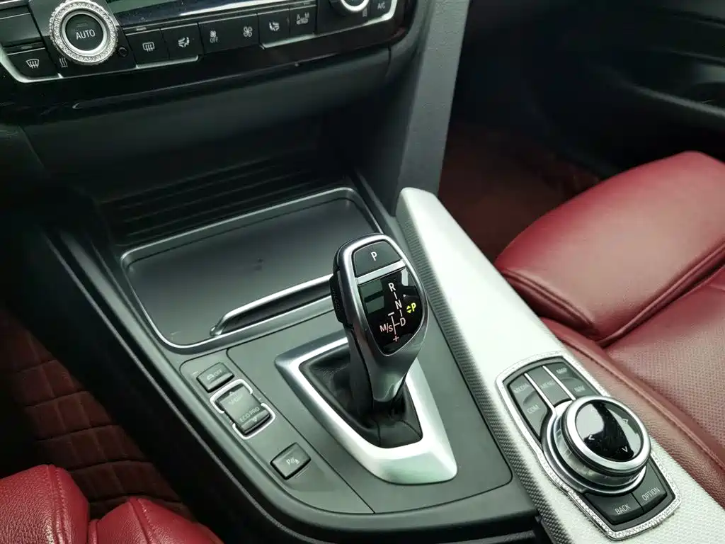 BMW 3 Series GT 2018 — фото 13