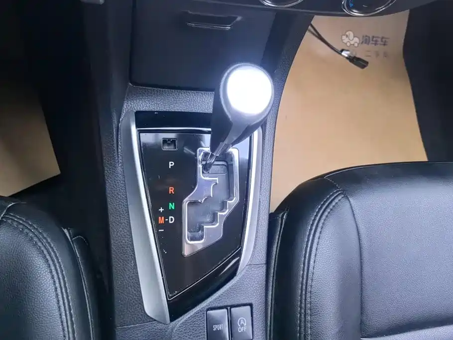 Toyota Corolla 2018 — фото 16