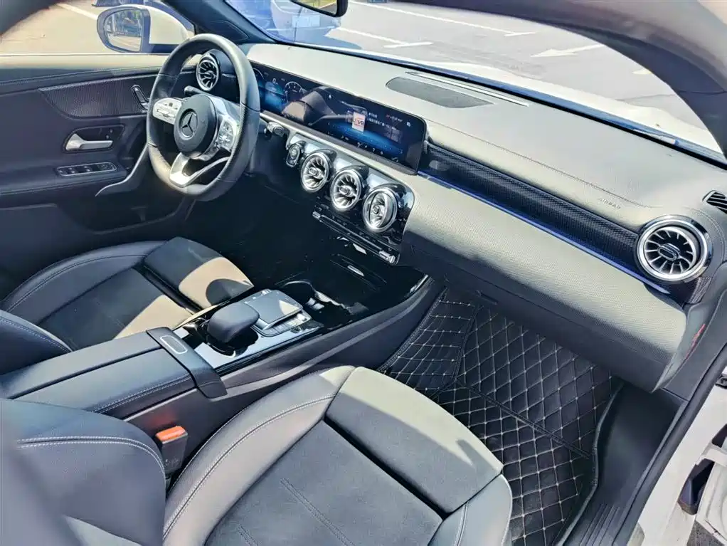 Mercedes-Benz A-Class 2023 — фото 19