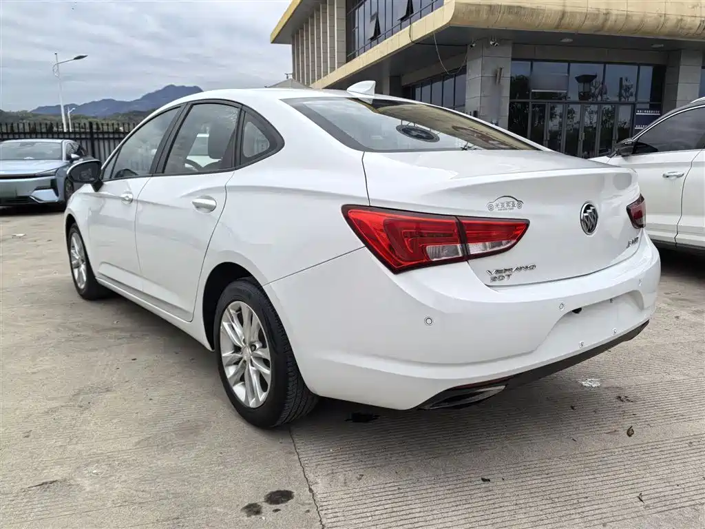 Buick Verano 2018 — фото 11