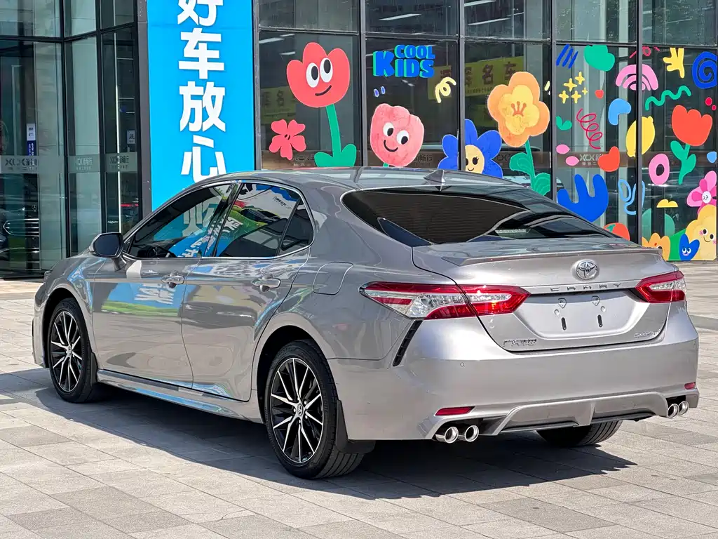 Toyota Camry 2022 — фото 7