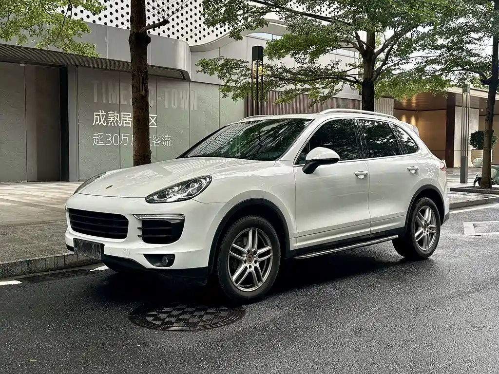 Porsche Cayenne 2016 — фото 1