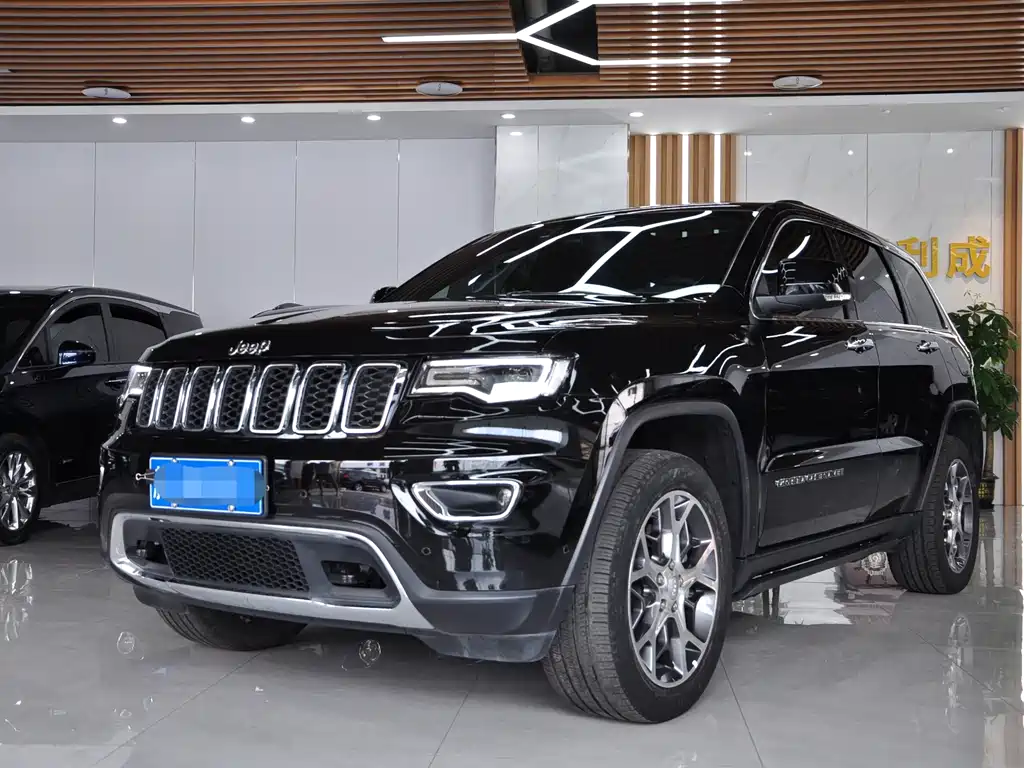 Jeep Grand Cherokee 2022 — фото 1