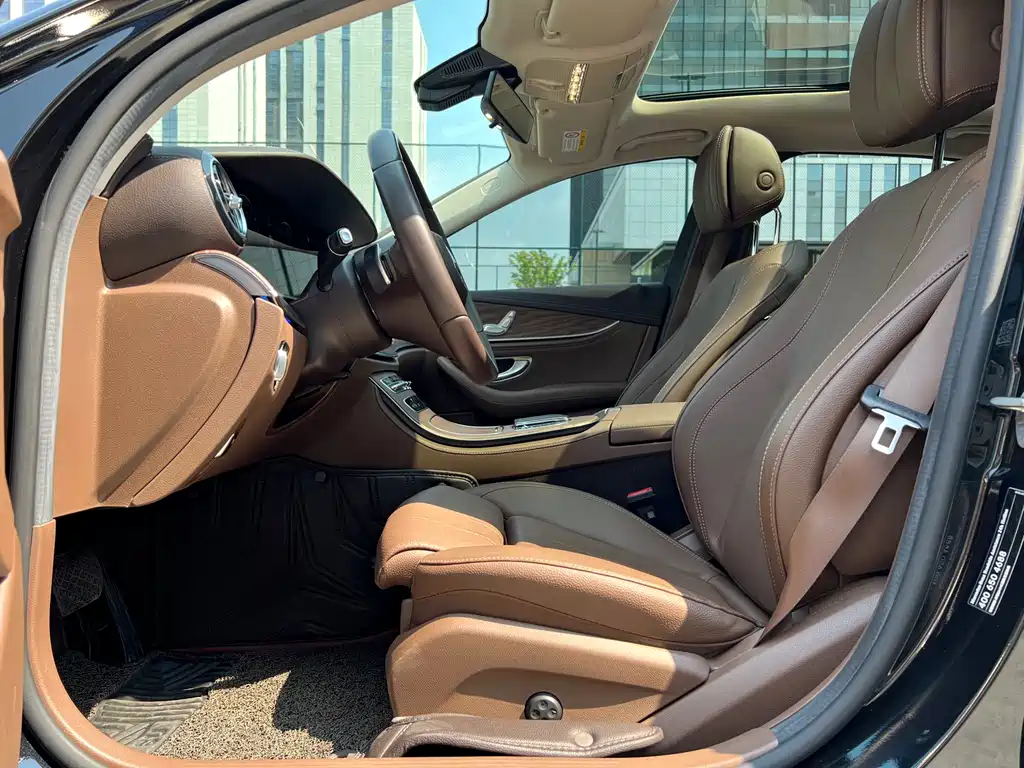 Mercedes-Benz E-Class 2023 — фото 15