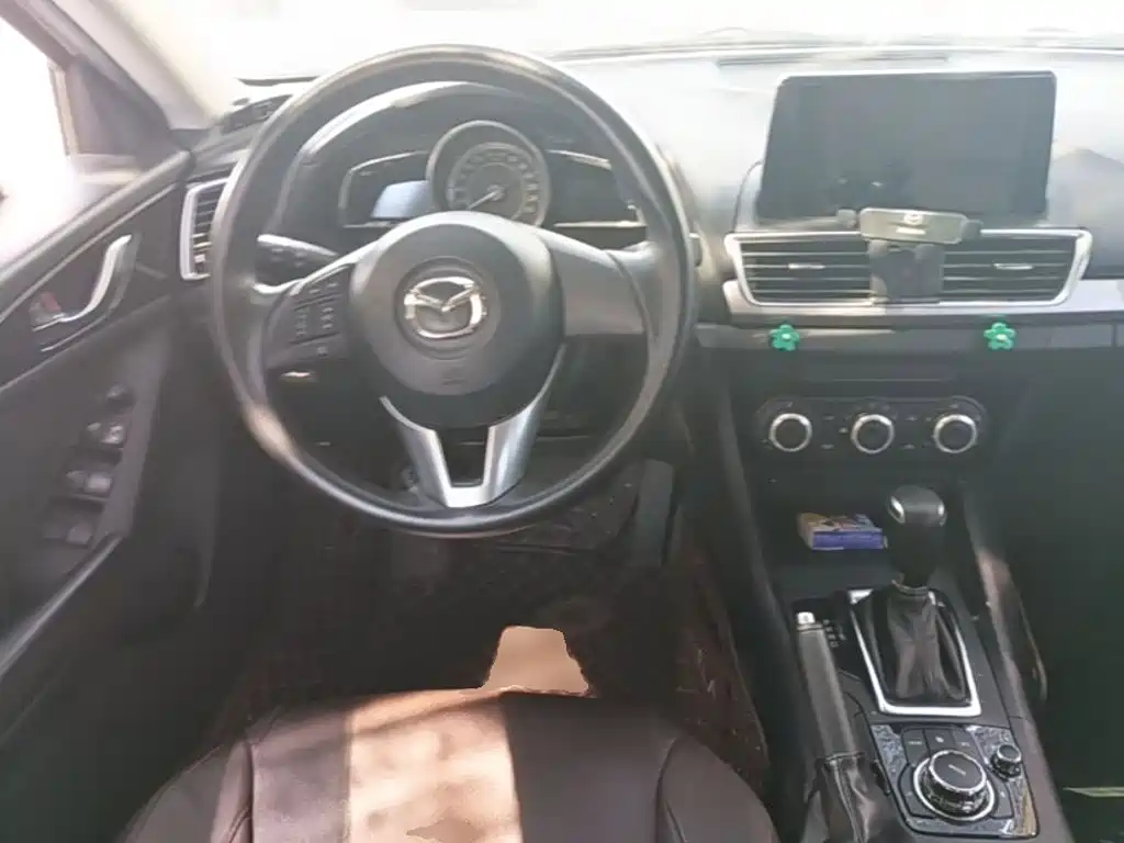 Mazda 3 Axela 2016 — фото 11