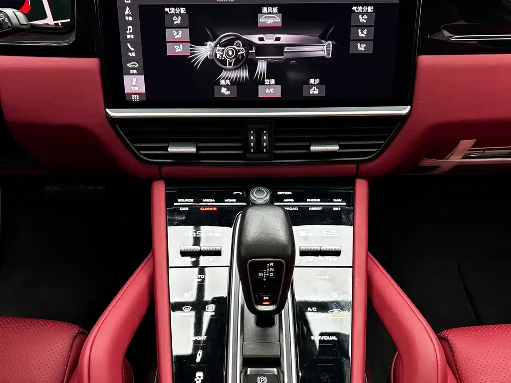 Porsche Cayenne 2019 — фото 15