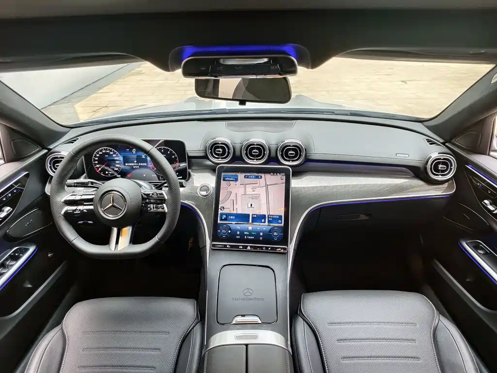 Mercedes-Benz C-Class 2025 — фото 13