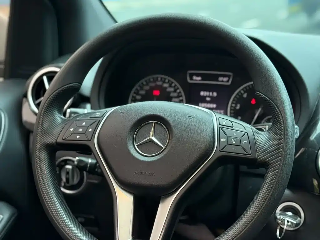 Mercedes-Benz B-Class 2013