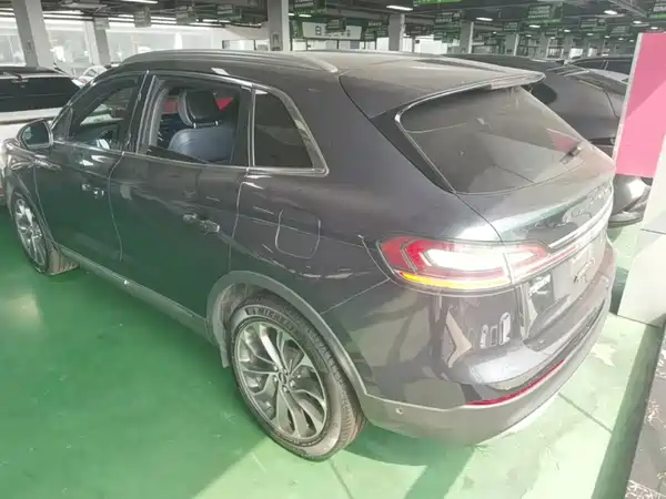 Lincoln Nautilus 2021