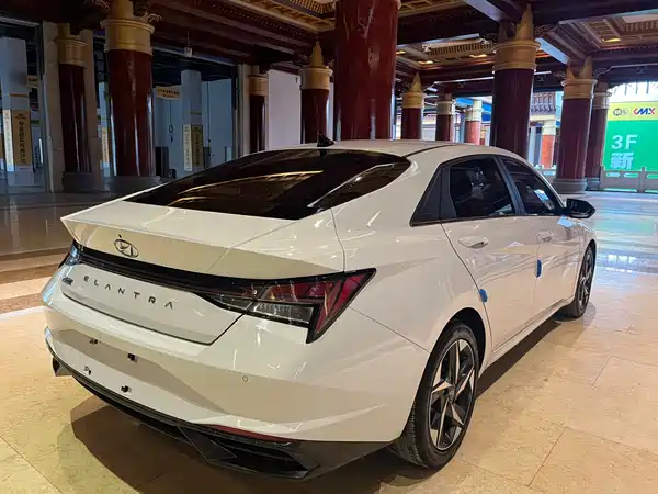 Hyundai Elantra 2023