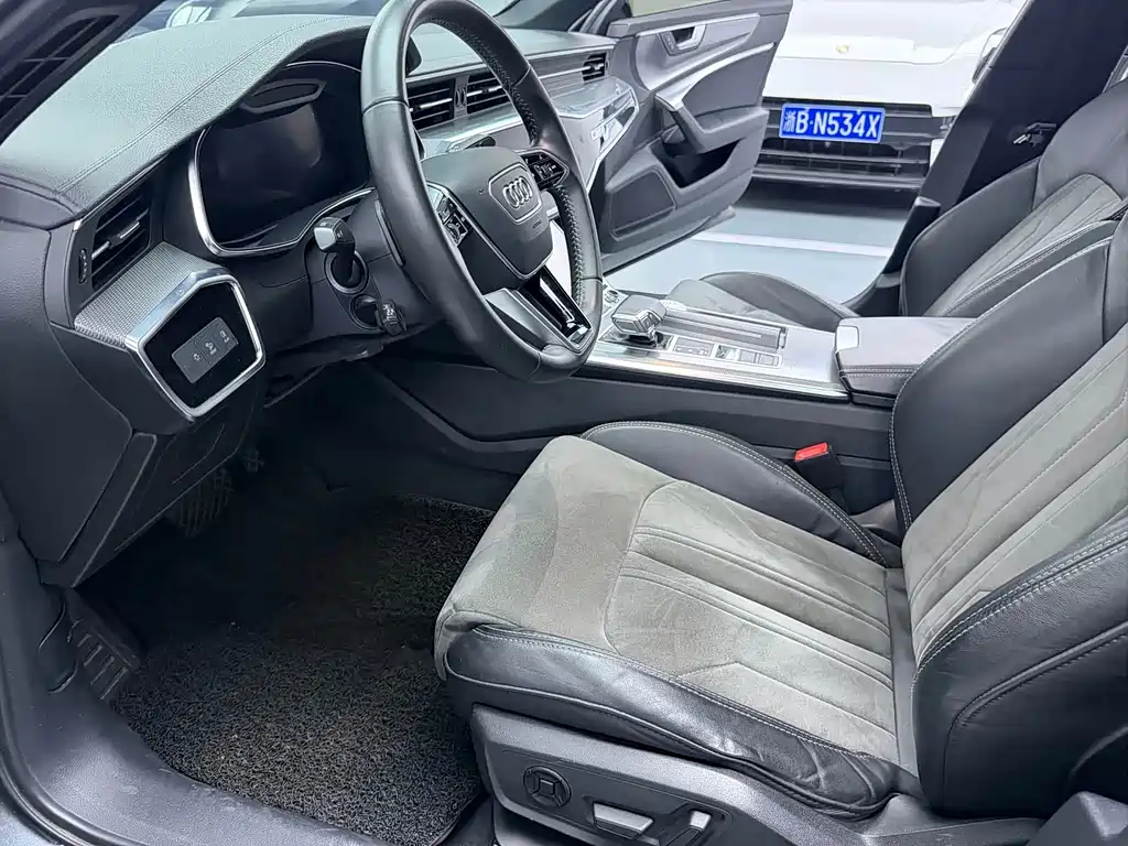 Audi A6L 2020