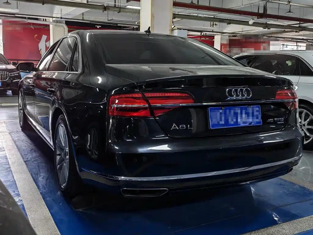 Audi A8 2016 — фото 16
