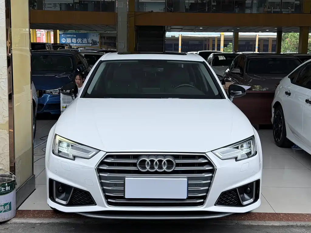 Audi A4L 2018