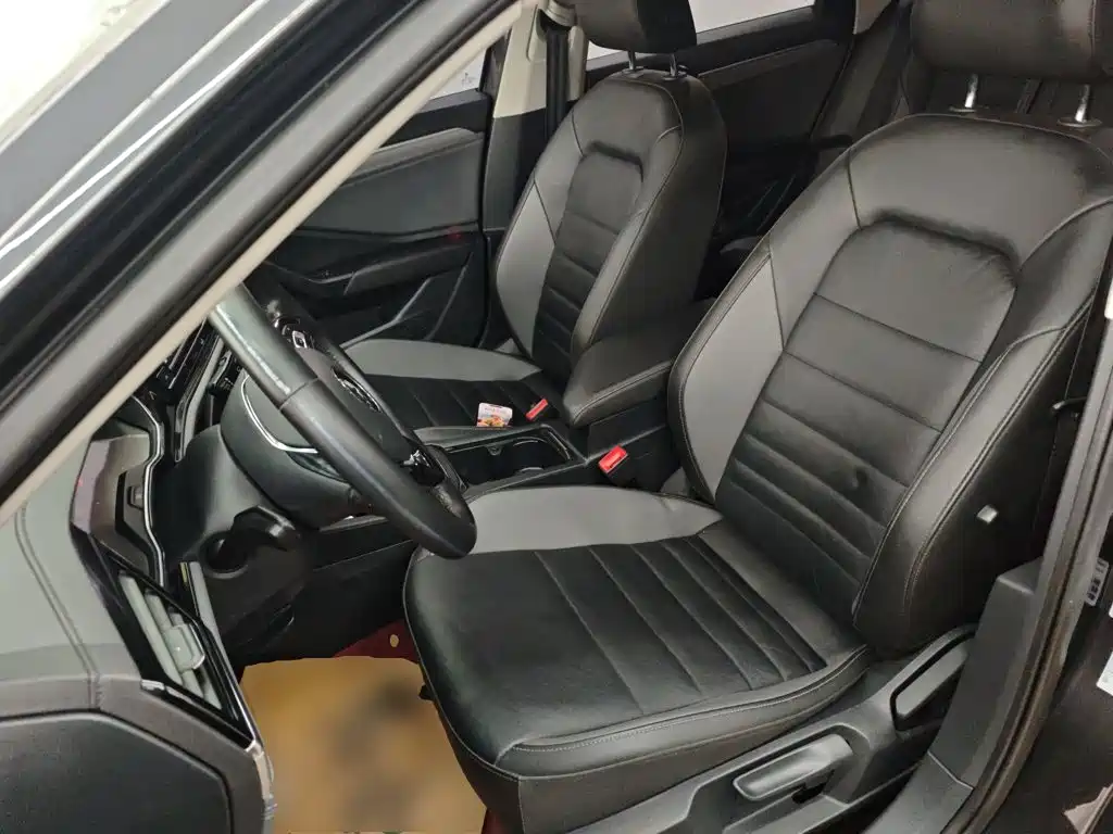 Volkswagen Sagitar 2020
