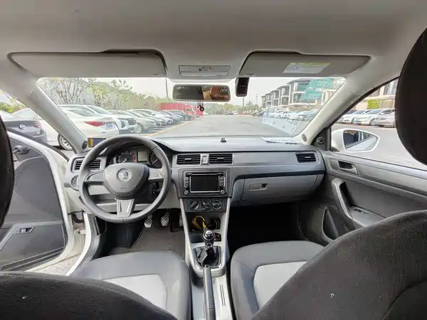 Skoda Rapid 2015