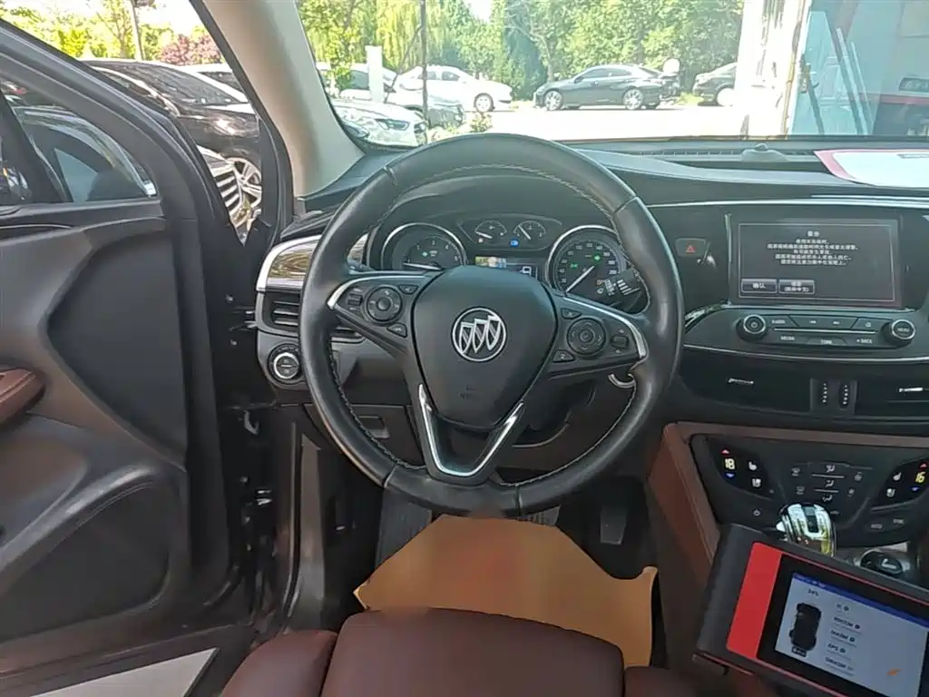 Buick Envision Plus 2017 — фото 11