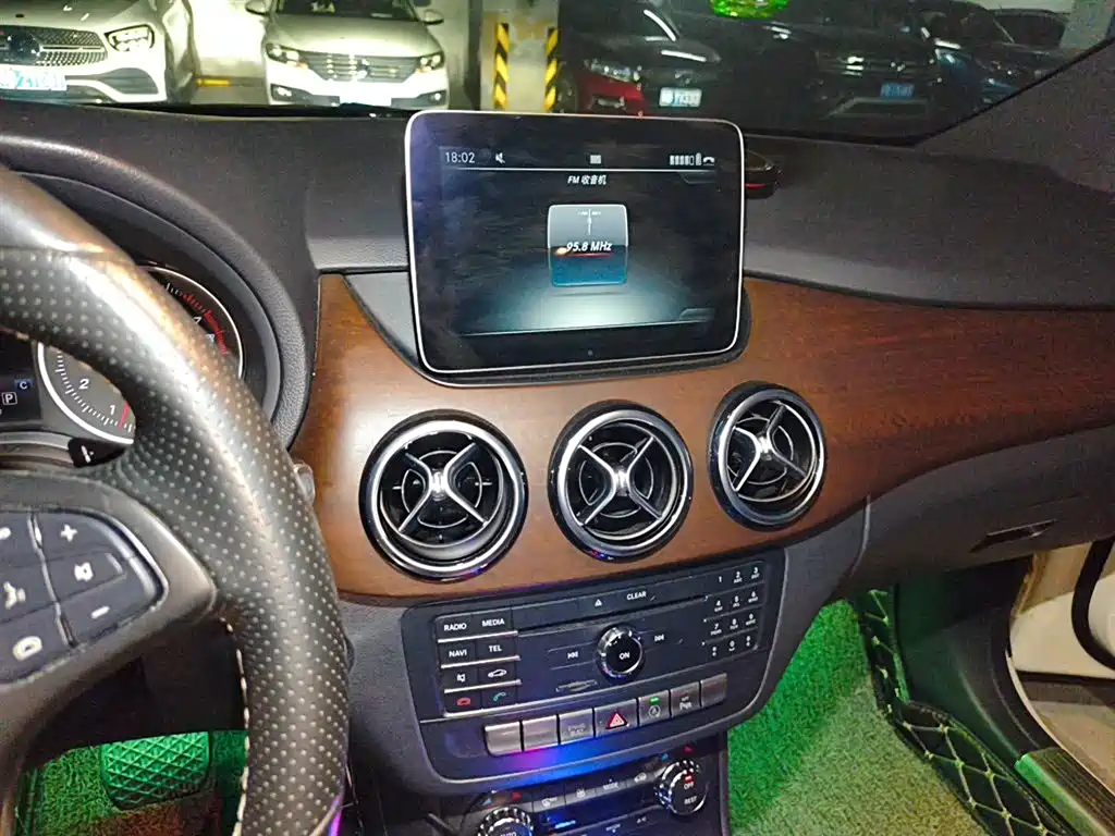 Mercedes-Benz B-Class 2017 — фото 14