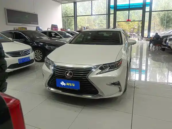 Lexus ES 2017