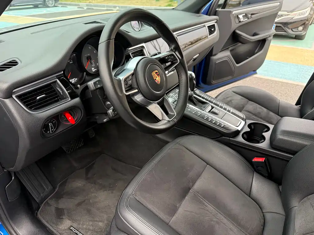 Porsche Macan 2018 — фото 11
