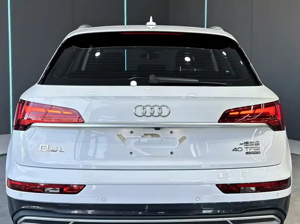 Audi Q5L 2024 — фото 7