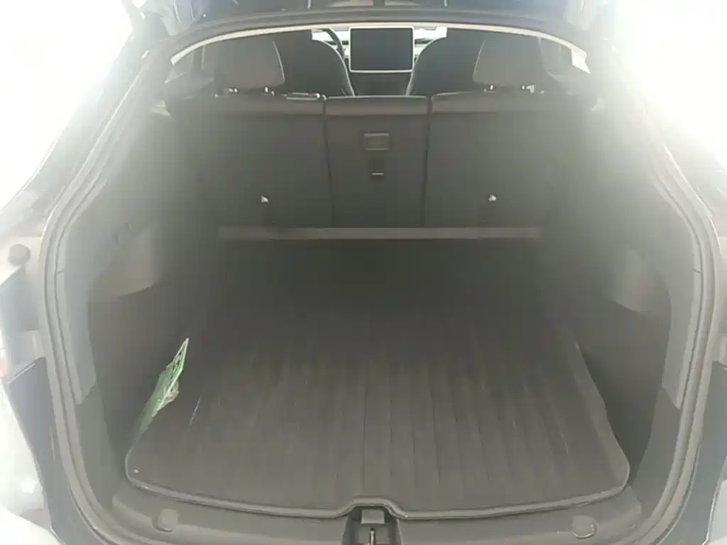 Tesla Model Y 2023 — фото 19