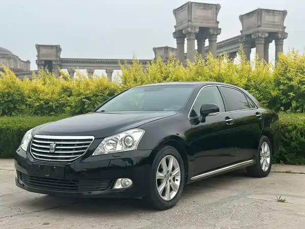Toyota Crown 2010