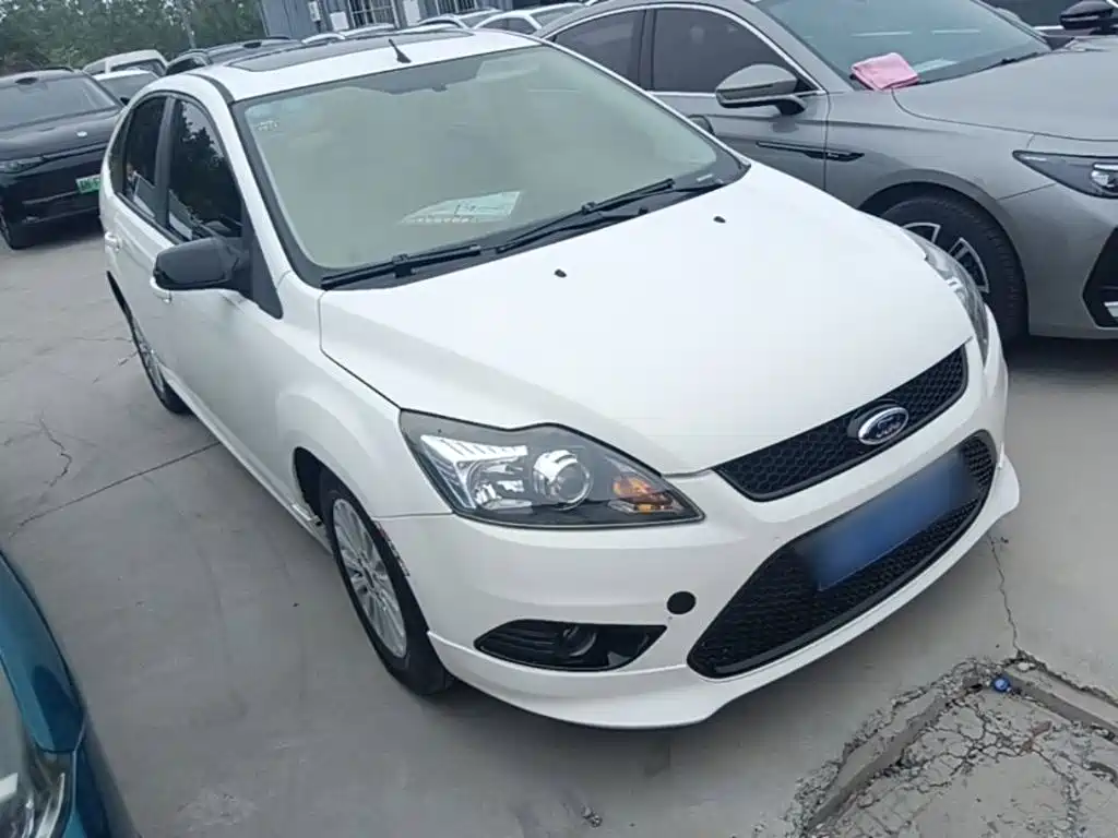 Ford Focus 2015 — фото 22
