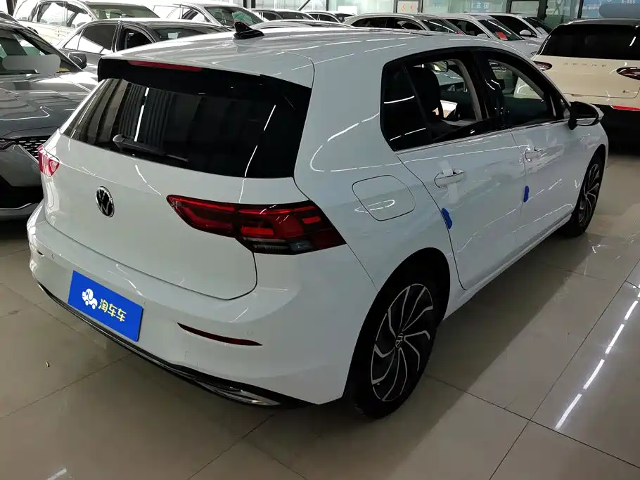 Volkswagen Golf 2021