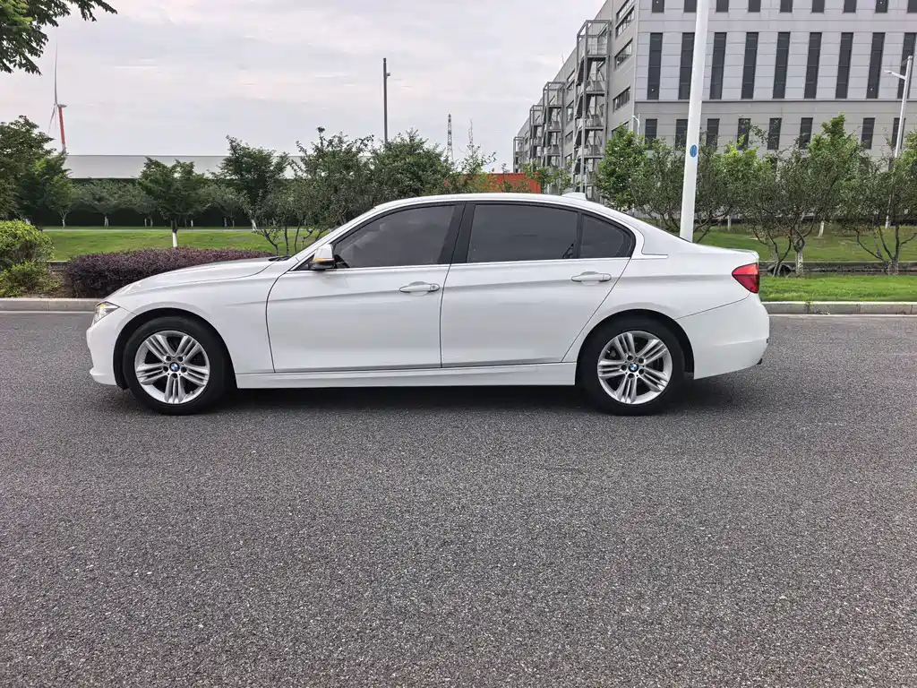 BMW 3 Series 2015 — фото 11